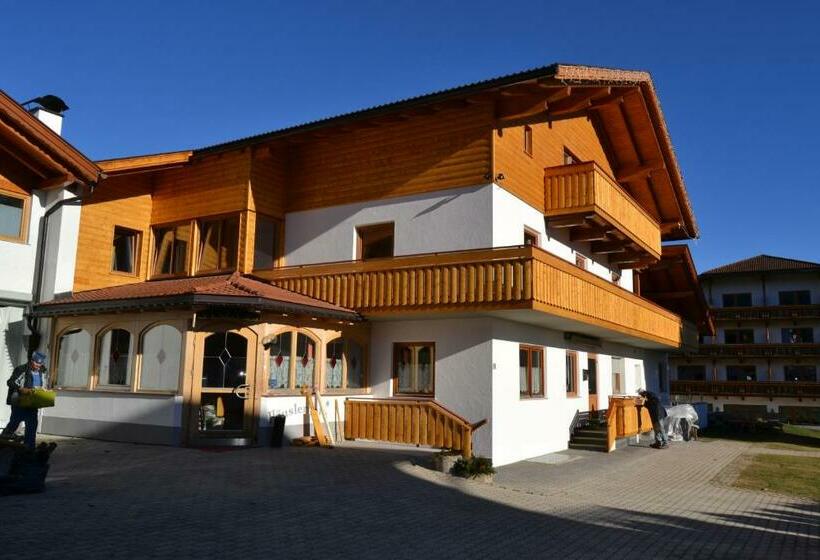 Семейный Номер Классика, Häuslerhof