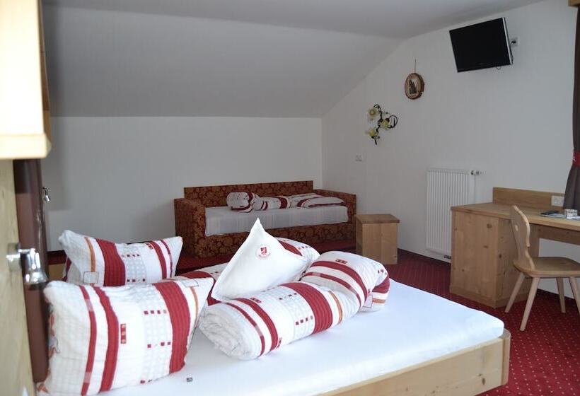 スーペリアールーム, Häuslerhof