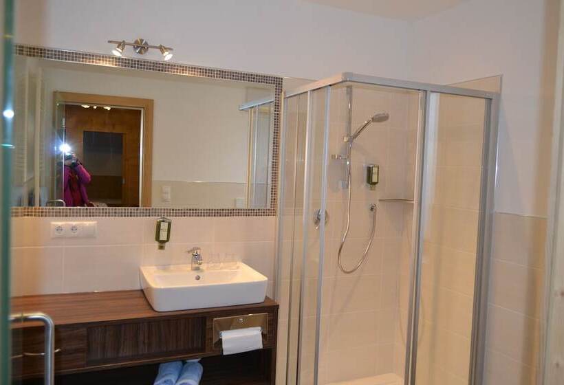 スーペリアールーム, Häuslerhof