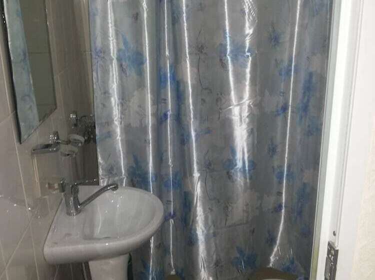 اتاق استاندارد, Kuze