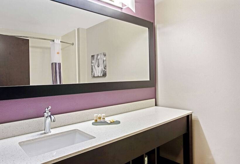 استوديو إدارى, La Quinta By Wyndham York