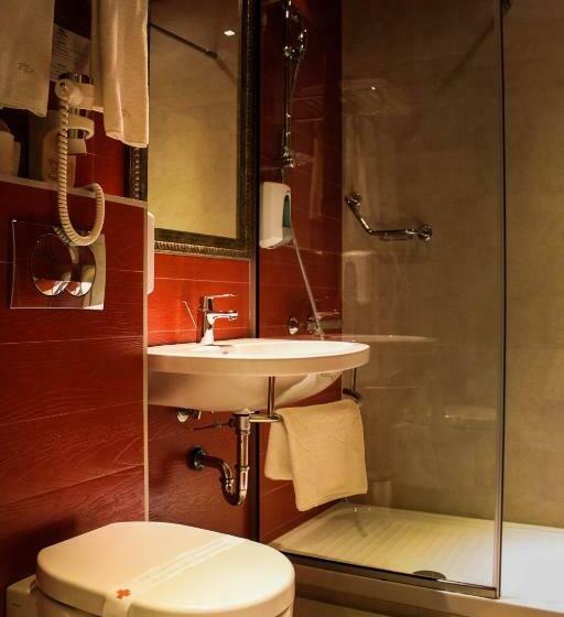 اتاق استاندارد سه نفره, Lavina