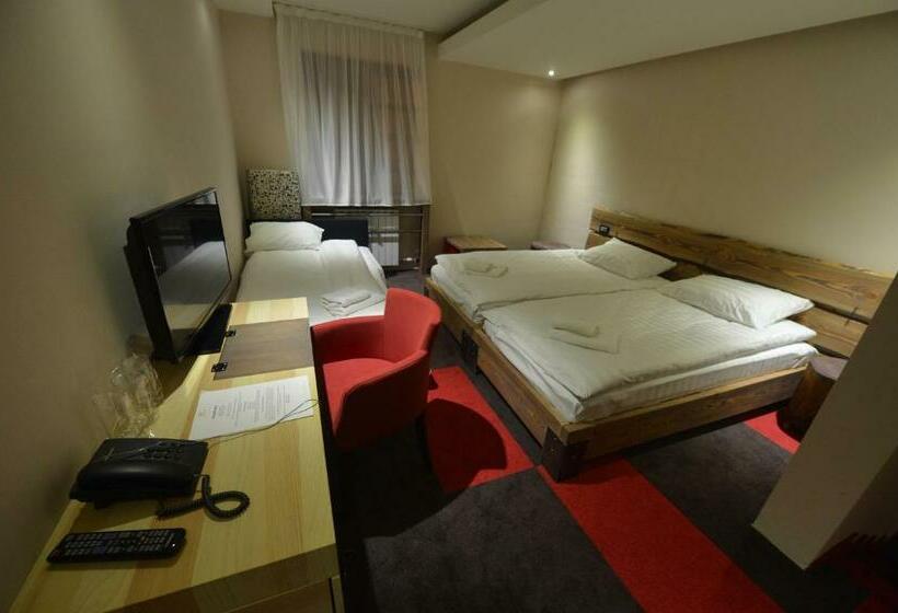 اتاق استاندارد سه نفره, Lavina