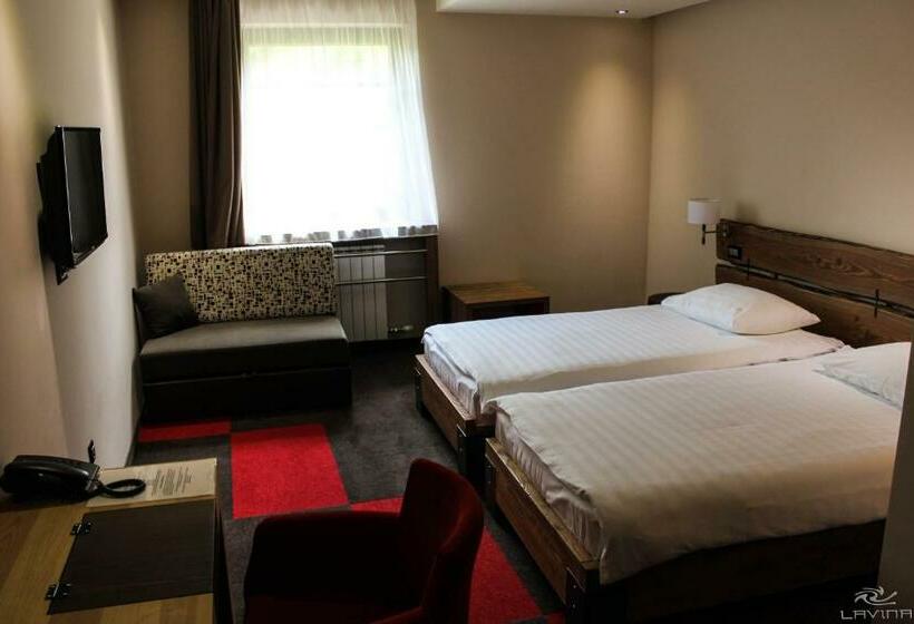 اتاق استاندارد سه نفره, Lavina