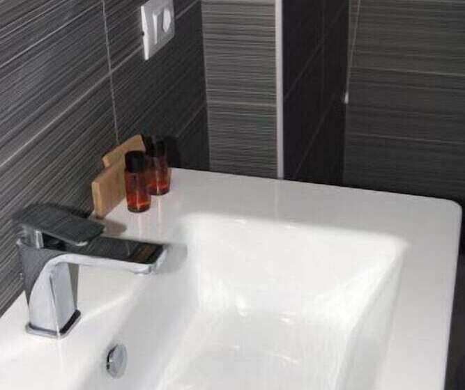 חדר סטנדרט, Leopardi