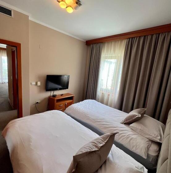 דירת חדר משפחתית, Millennium