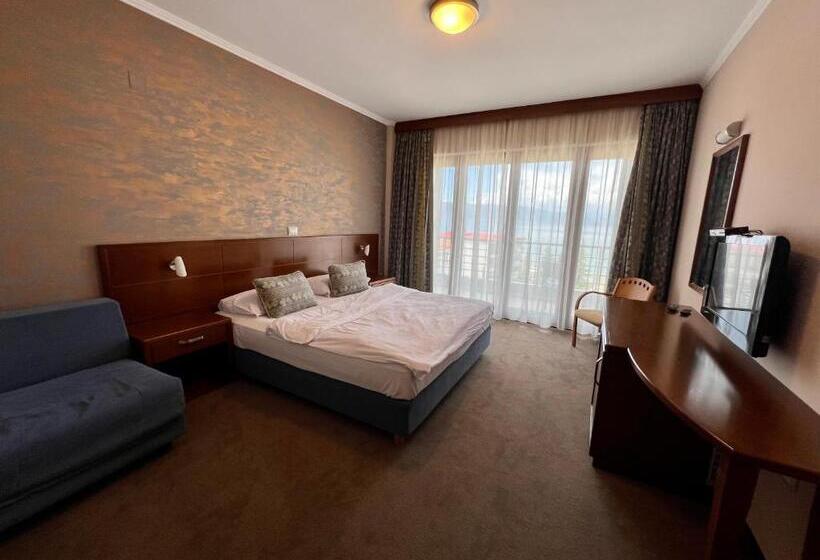 חדר סטנדרט יחיד, Millennium