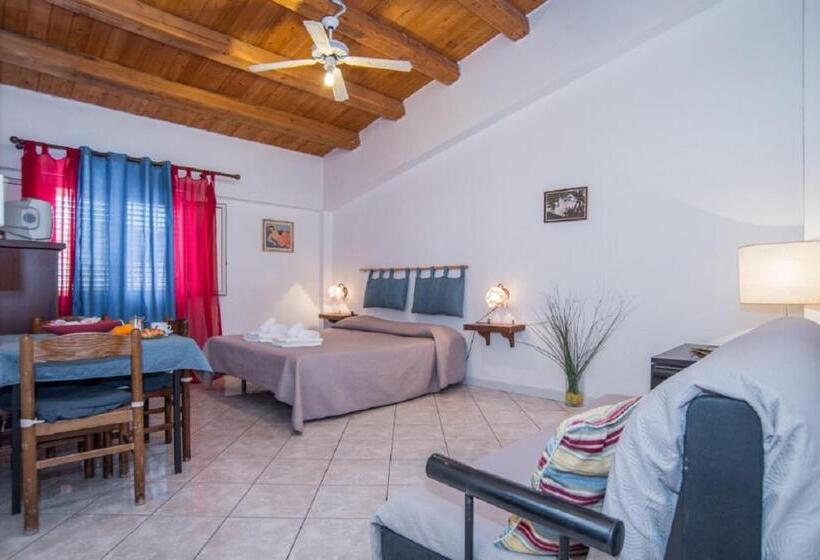 استودیوی استاندارد با چشم‌انداز دریا, Residence Solemare