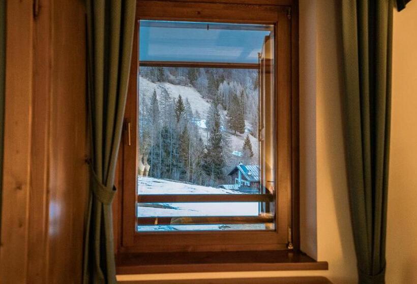 Номер Deluxe, Sporting