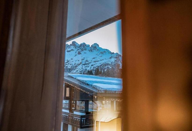 Номер Deluxe, Sporting