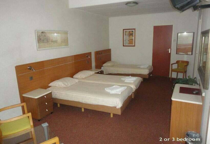 اتاق استاندارد سه نفره, T Anker