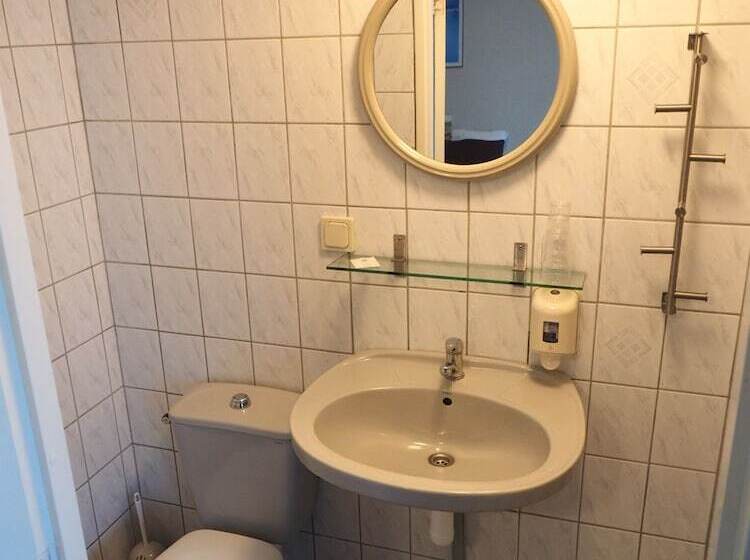 اتاق استاندارد سه نفره, T Anker