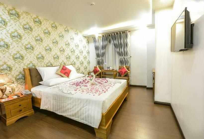 اتاق سوپریور, The Airport