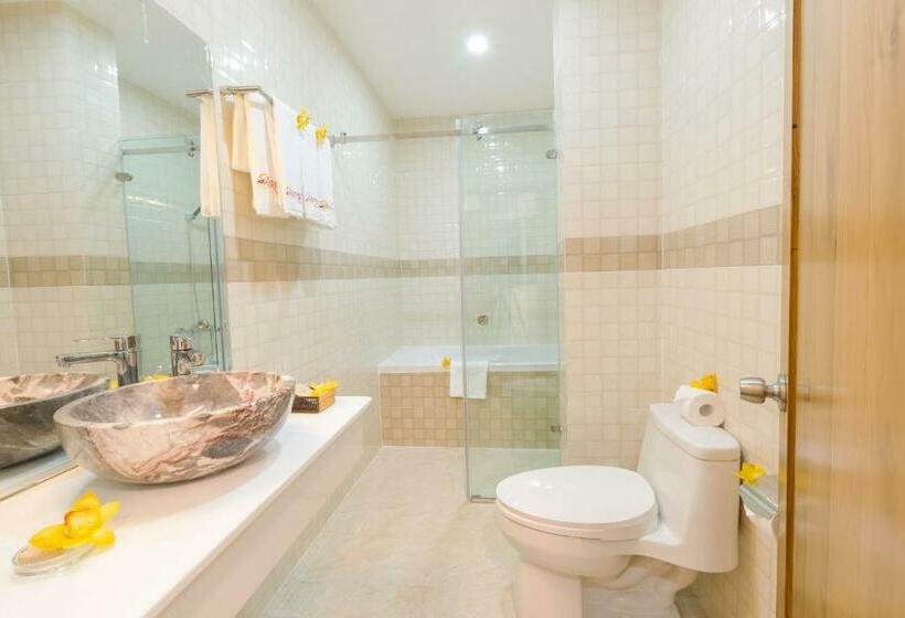 اتاق خانوادگی, The Airport