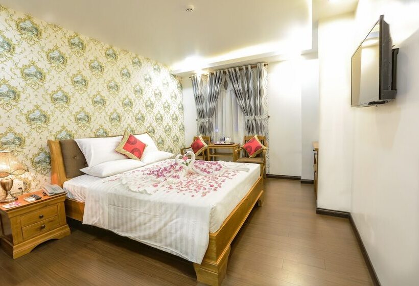 اتاق سوپریور, The Airport