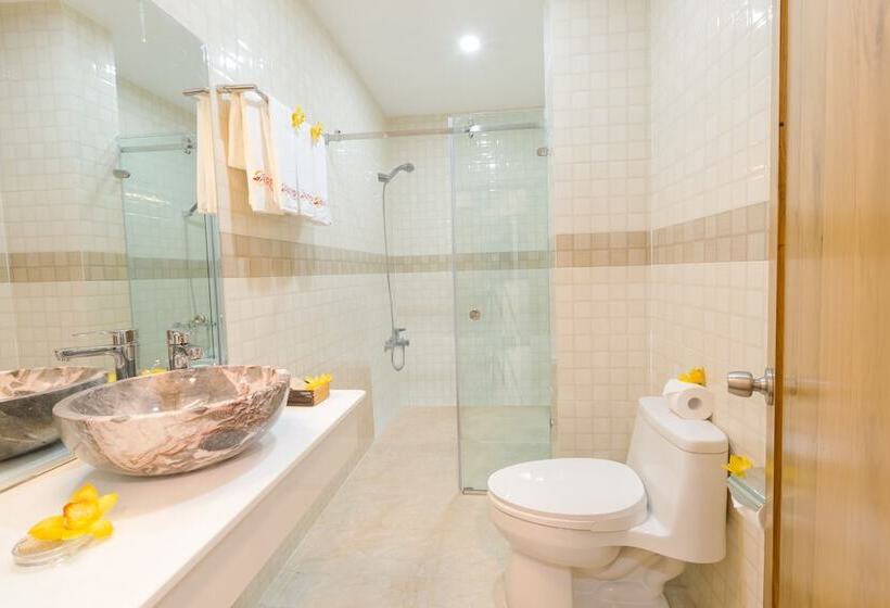 اتاق لوکس, The Airport