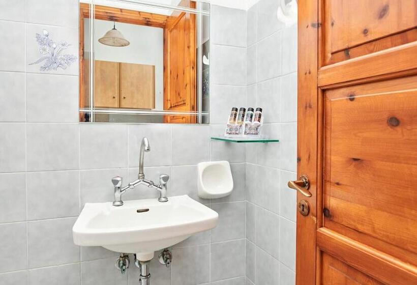 Номер Стандарт Вид на Море, Ionian Aura