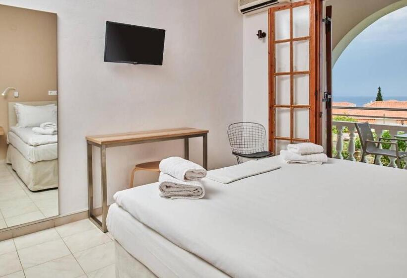 Номер Стандарт Вид на Море, Ionian Aura