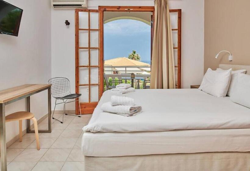 Номер Стандарт Вид на Море, Ionian Aura