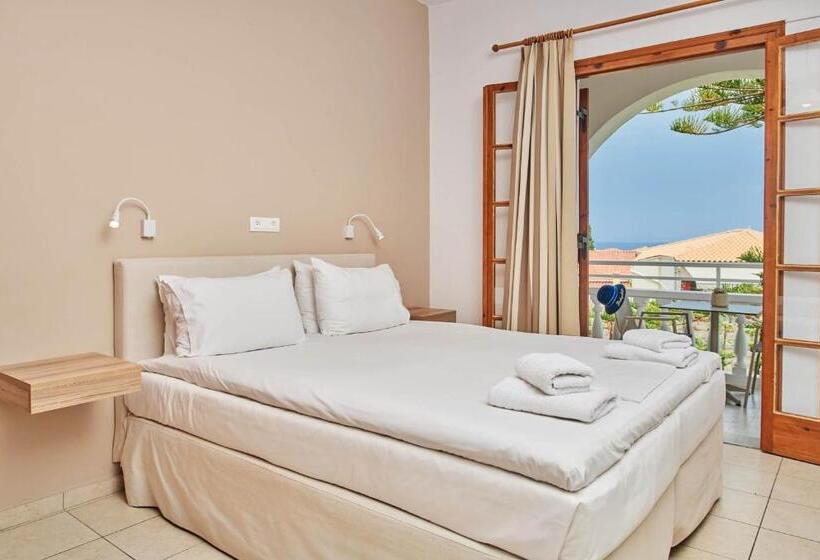 Номер Стандарт Вид на Море, Ionian Aura