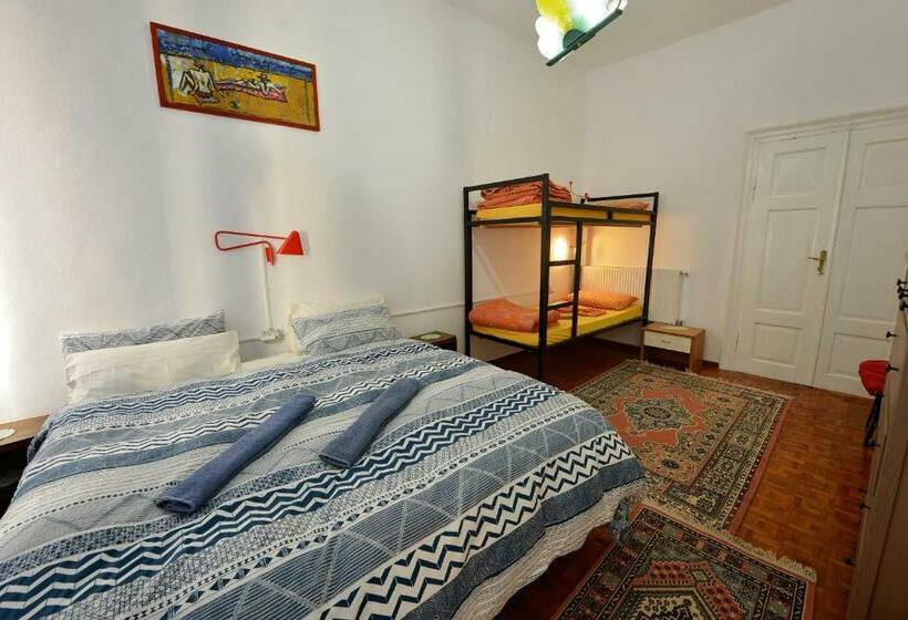 스탠다드 룸 공동 욕실, Mi Casa Es Tu Casa Shkodra Backpackers Hostel