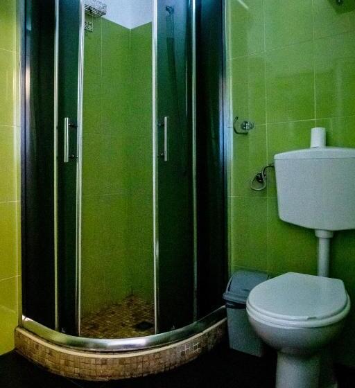 스탠다드 룸 공동 욕실, Mi Casa Es Tu Casa Shkodra Backpackers Hostel