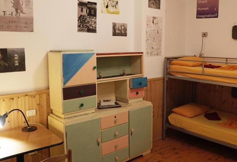 패밀리 룸, Mi Casa Es Tu Casa Shkodra Backpackers Hostel