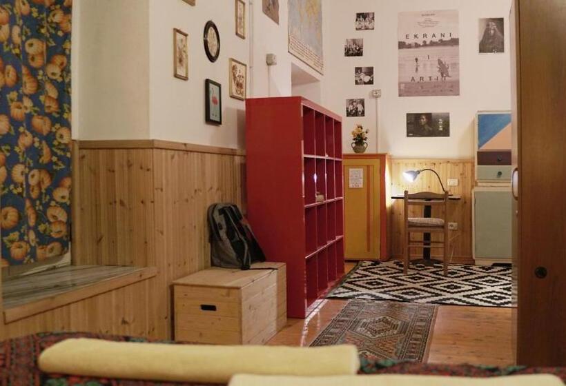 家庭间, Mi Casa Es Tu Casa   Shkodra Backpackers Hostel
