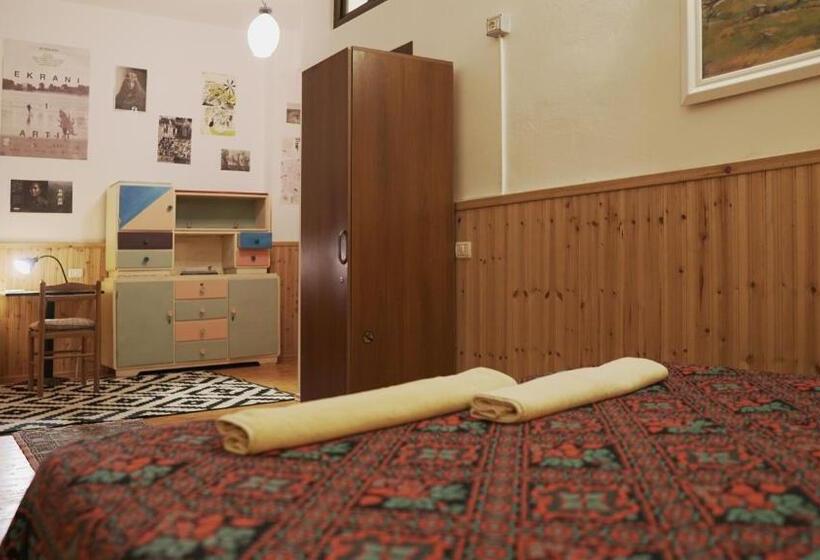 패밀리 룸, Mi Casa Es Tu Casa Shkodra Backpackers Hostel