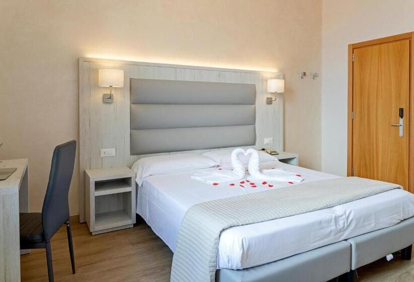 اتاق استاندارد سه نفره, Biagi & Residence