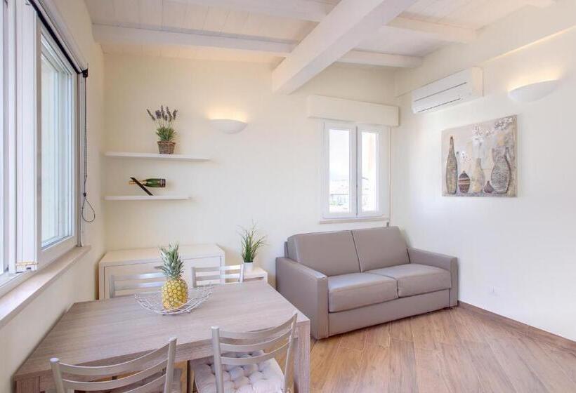 דירה בת חדר שינה 1 צדדית נוף לים, Biagi & Residence