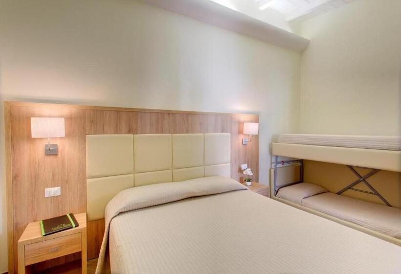 דירה בת חדר שינה 1 צדדית נוף לים, Biagi & Residence