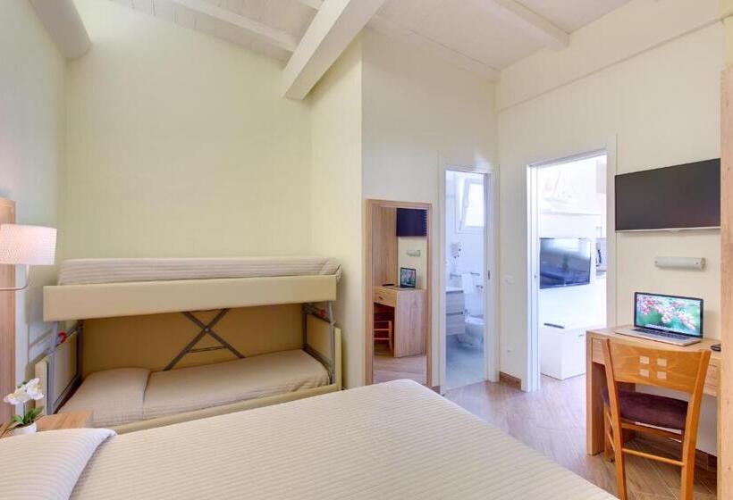 דירה בת חדר שינה 1 צדדית נוף לים, Biagi & Residence