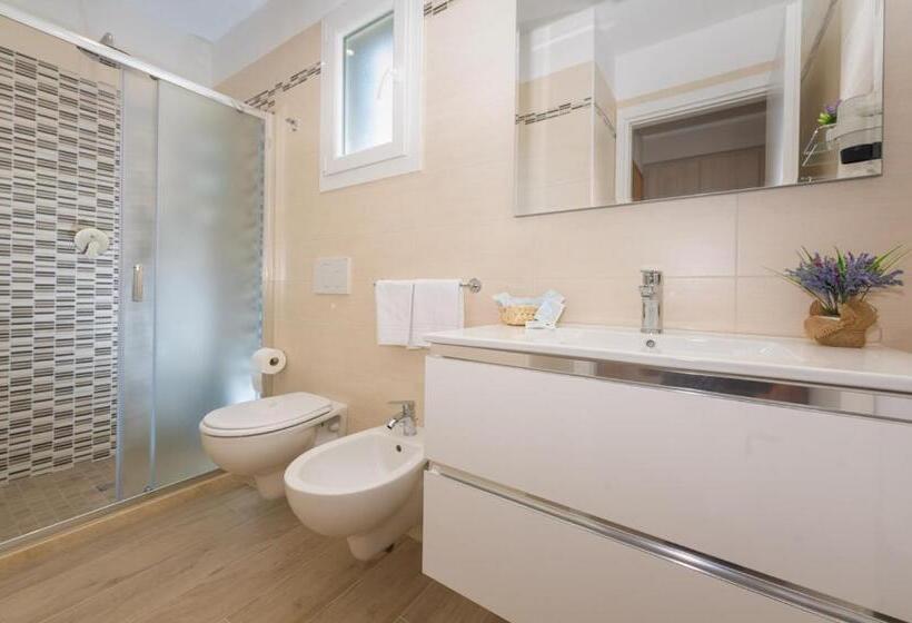 סטודיו סטנדרט עם מרפסת, Biagi & Residence