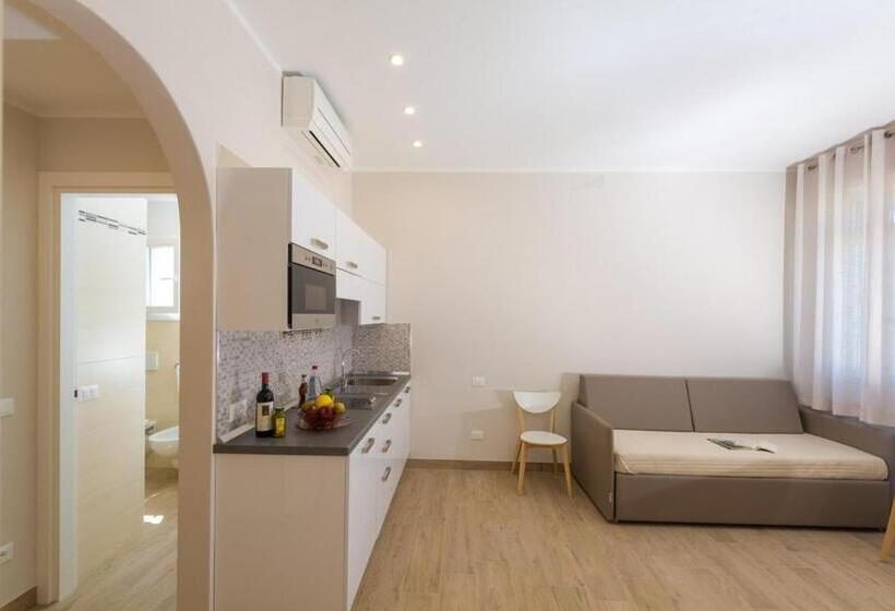 סטודיו סטנדרט עם מרפסת, Biagi & Residence