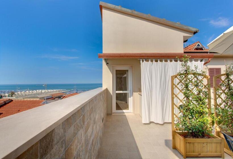 דירה בת חדר שינה 1 צדדית נוף לים, Biagi & Residence