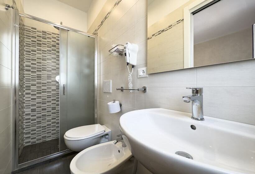 חדר סטנדרט לשלושה, Biagi & Residence