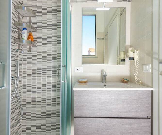 חדר סטנדרט לשלושה, Biagi & Residence