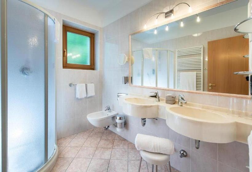 带露台的小型套房, Christof