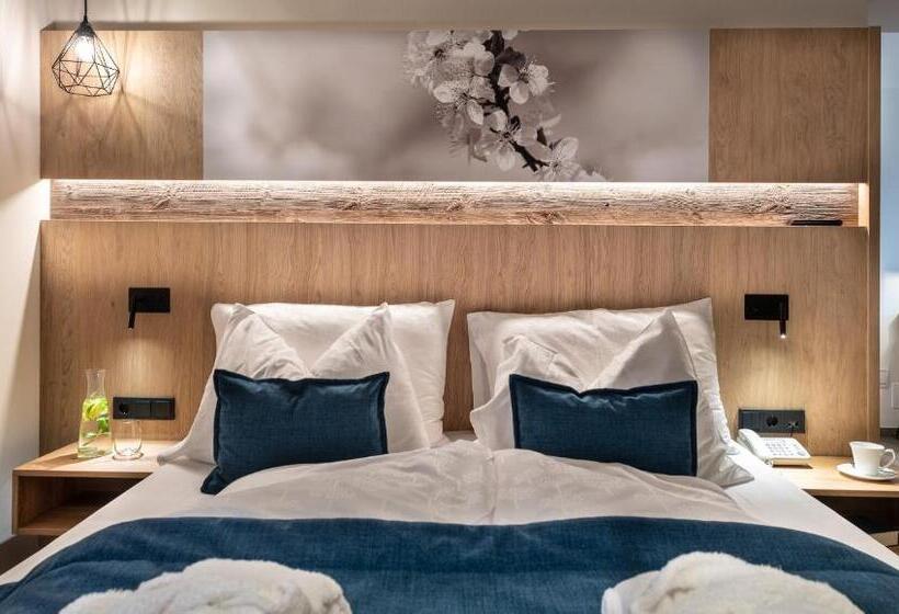 带露台的小型套房, Christof