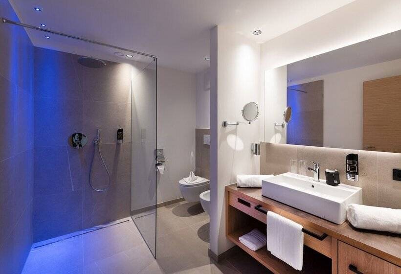 豪华房间, Christof