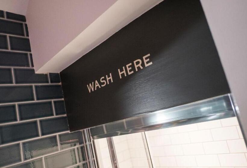 غرفة سوبيريور, The Pilot Inn