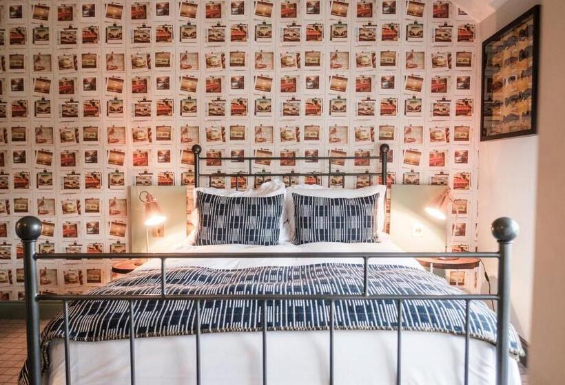 غرفة سوبيريور, The Pilot Inn