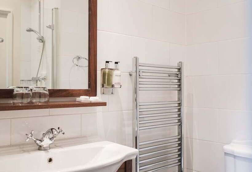 غرفة قياسية, The Pilot Inn