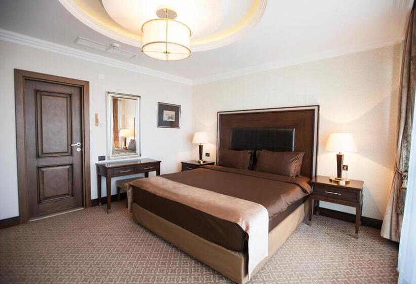 سوییت لوکس, Chinar Hotel & Spa Naftalan