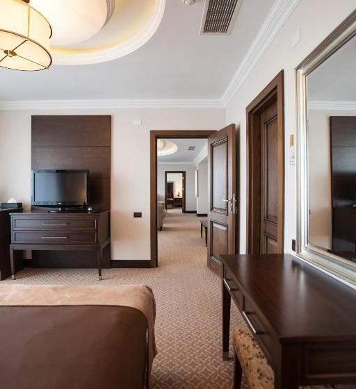 سوییت لوکس, Chinar Hotel & Spa Naftalan