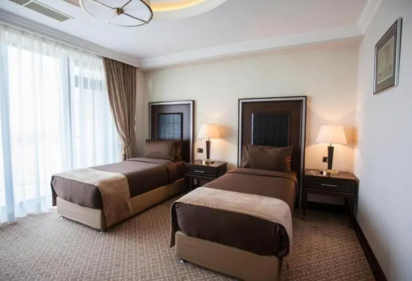 سوییت لوکس, Chinar Hotel & Spa Naftalan