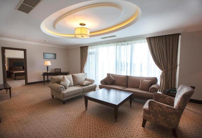 سوییت لوکس, Chinar Hotel & Spa Naftalan