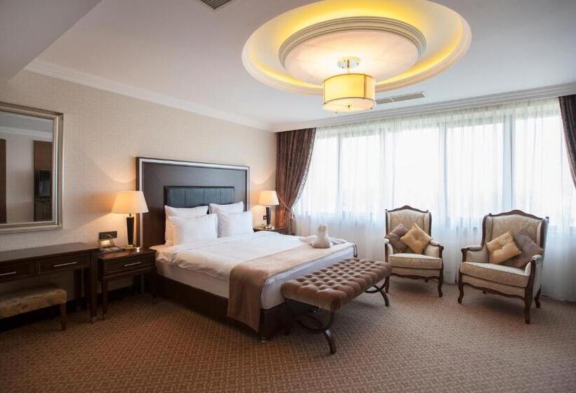 سوئیت با تخت بزرگ, Chinar Hotel & Spa Naftalan