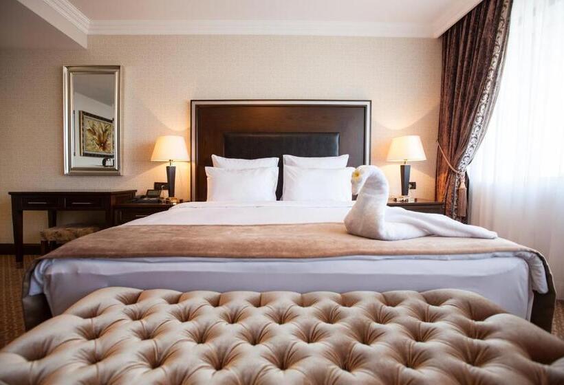 سوئیت با تخت بزرگ, Chinar Hotel & Spa Naftalan